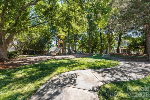 10307 Dominion Village Drive, Charlotte, NC 28269