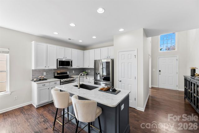 10307 Dominion Village Drive, Charlotte, NC 28269