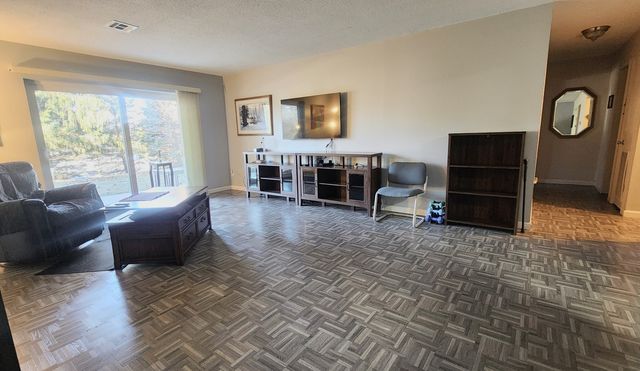 1360 Kimberly Ridge Road 111, Bettendorf, IA 52722