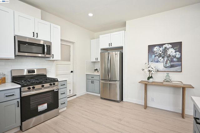 3914 Agua Vista St, Oakland, CA 94601