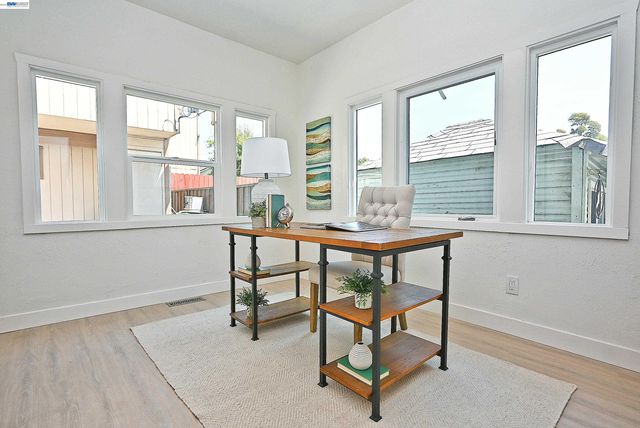 3914 Agua Vista St, Oakland, CA 94601