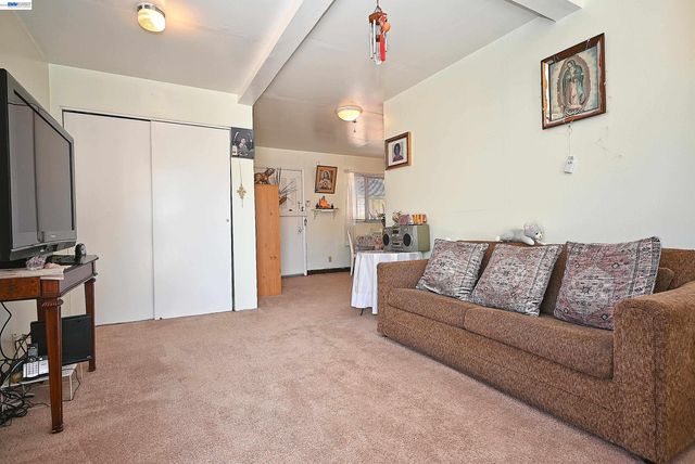 3914 Agua Vista St, Oakland, CA 94601