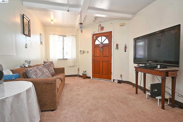 3914 Agua Vista St, Oakland, CA 94601