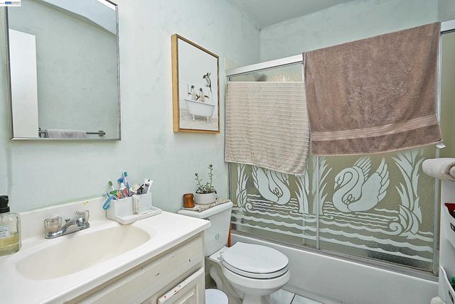 3914 Agua Vista St, Oakland, CA 94601