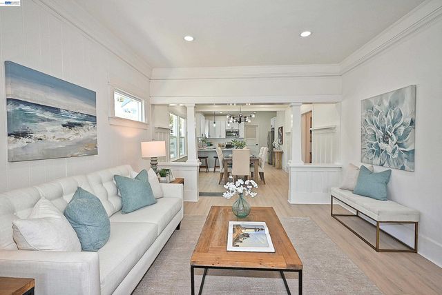 3914 Agua Vista St, Oakland, CA 94601