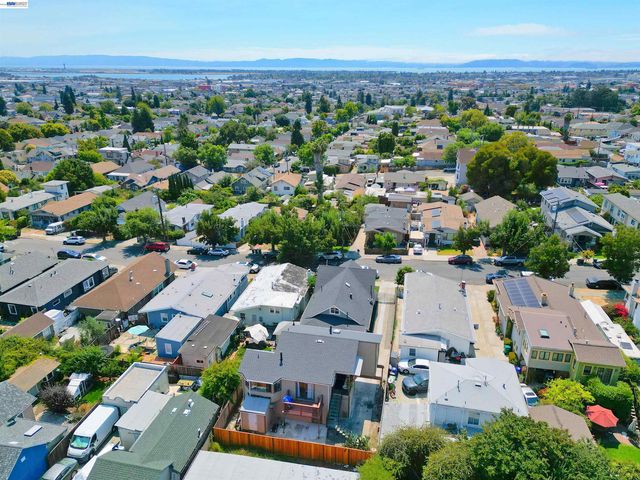 3914 Agua Vista St, Oakland, CA 94601