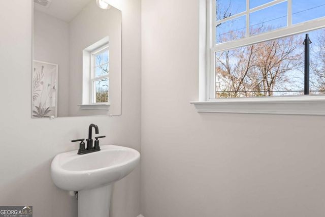 1971 Hollywood Road NW 16, Atlanta, GA 30318