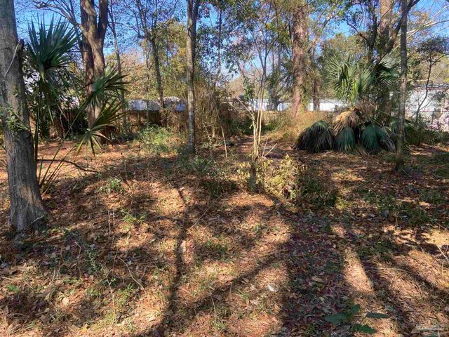 3710 Stonewall Ave, Pensacola, FL 32507