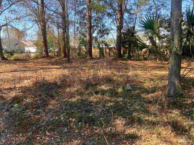 3710 Stonewall Ave, Pensacola, FL 32507