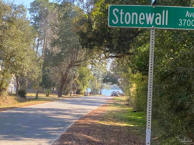 3710 Stonewall Ave, Pensacola, FL 32507