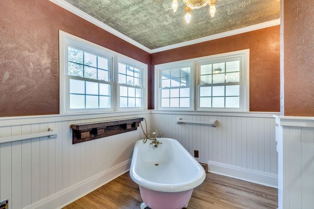 3930 E 63rd St S, Derby, KS 67037