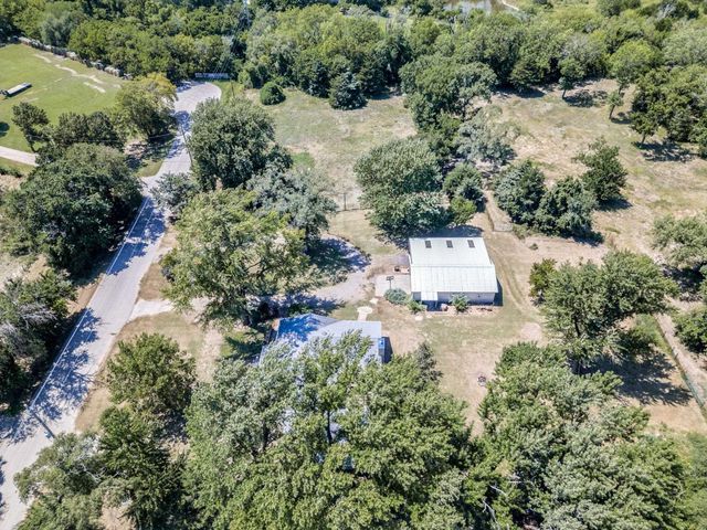 3930 E 63rd St S, Derby, KS 67037