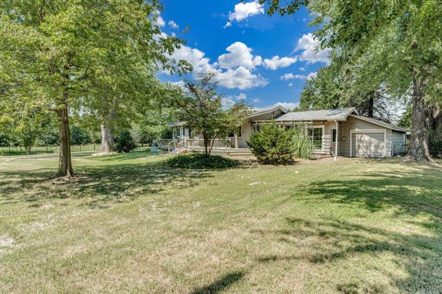 3930 E 63rd St S, Derby, KS 67037