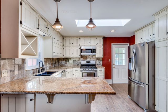 3930 E 63rd St S, Derby, KS 67037