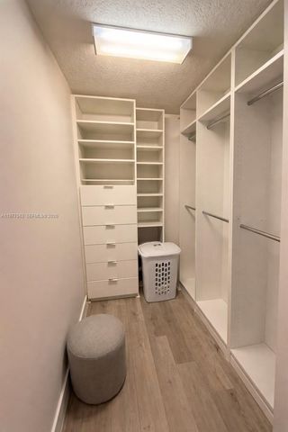 4900 NW 83rd Path, Doral, FL 33166