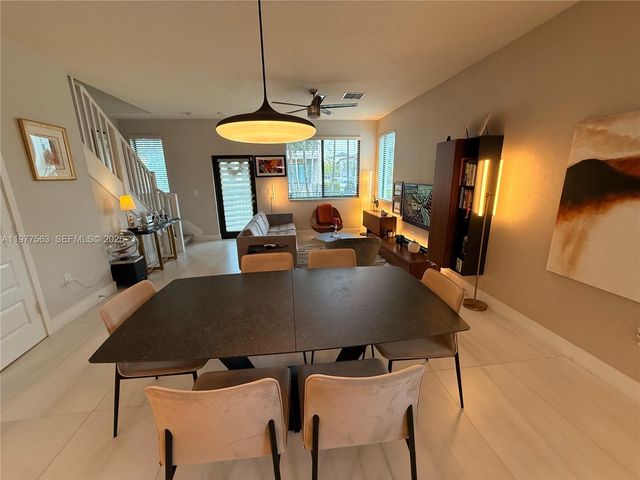 4900 NW 83rd Path, Doral, FL 33166