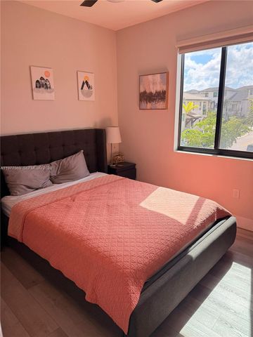 4900 NW 83rd Path, Doral, FL 33166