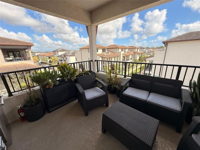 4900 NW 83rd Path, Doral, FL 33166