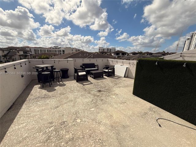 4900 NW 83rd Path, Doral, FL 33166