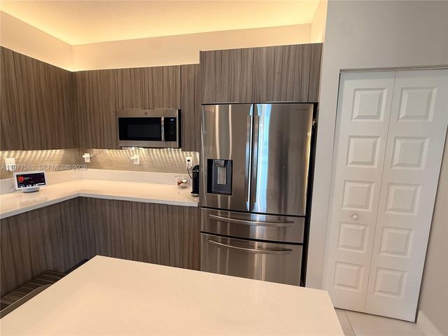 4900 NW 83rd Path, Doral, FL 33166