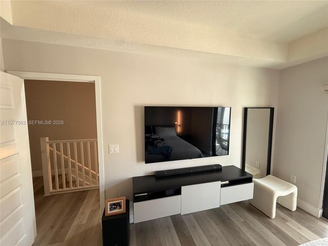 4900 NW 83rd Path, Doral, FL 33166