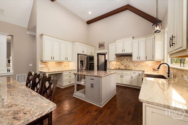 617 Skyland Drive, Hoschton, GA 30548