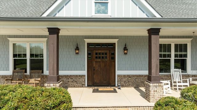 617 Skyland Drive, Hoschton, GA 30548