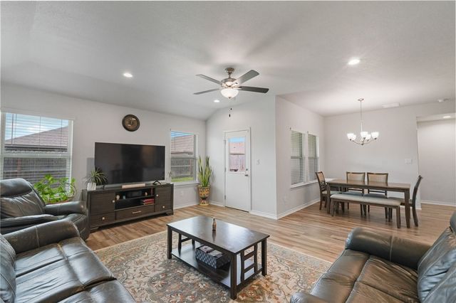 7329 Tristan Dr, Corpus Christi, TX 78414