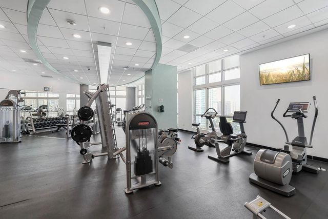 300 S Biscayne Blvd T-1503, Miami, FL 33131
