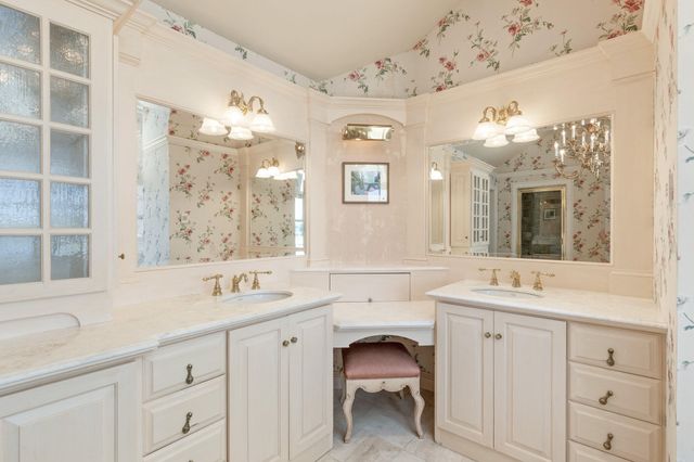 4390 Main Street, Cummaquid, MA 02637