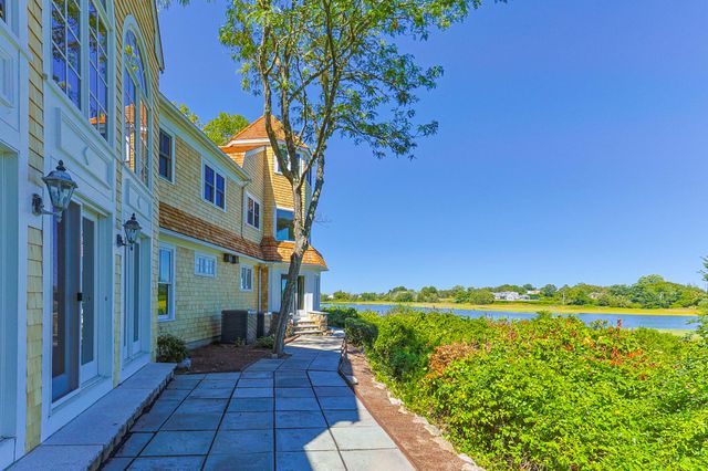 4390 Main Street, Cummaquid, MA 02637