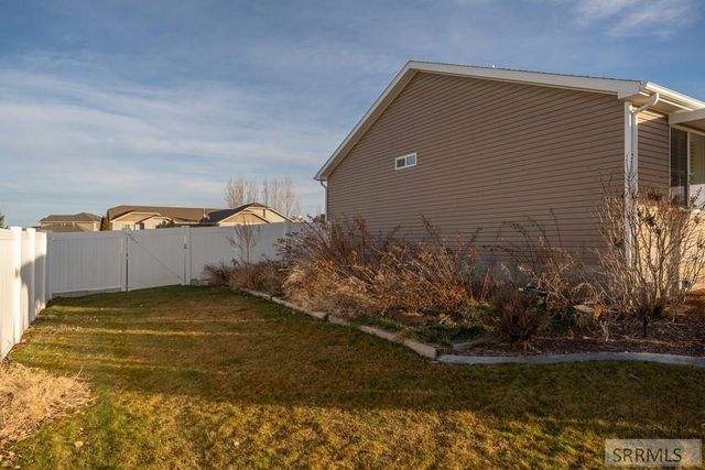 3876 Tawzer Way, Ammon, ID 83406