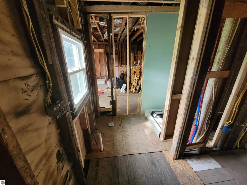 Image 19 of property listing at 214 S Pine Street, St Louis, MI 48880