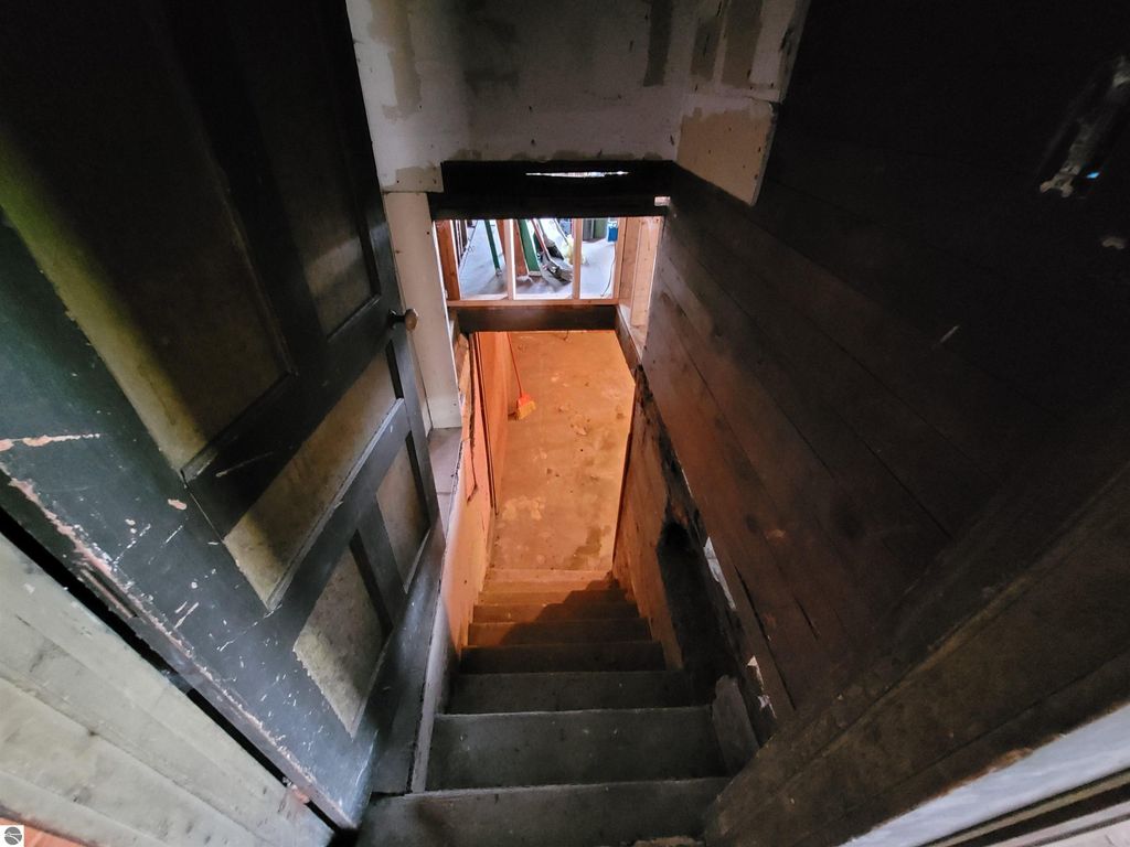 Image 25 of property listing at 214 S Pine Street, St Louis, MI 48880