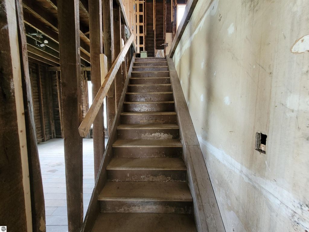 Image 35 of property listing at 214 S Pine Street, St Louis, MI 48880