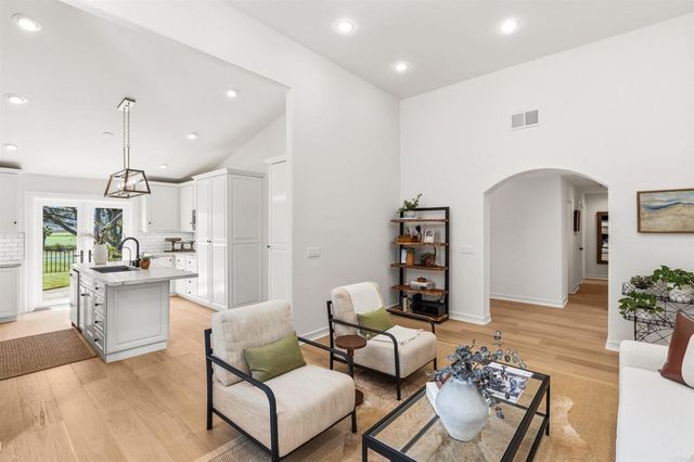 3805 Avenida Feliz, Rancho Santa Fe, CA 92091