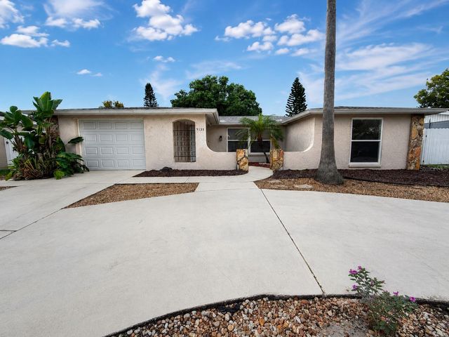 9135 GREENBRIAR LANE, Port Richey, FL 34668