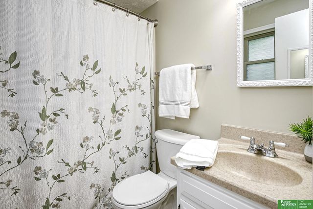 2306 S 119th Court, Omaha, NE 68144