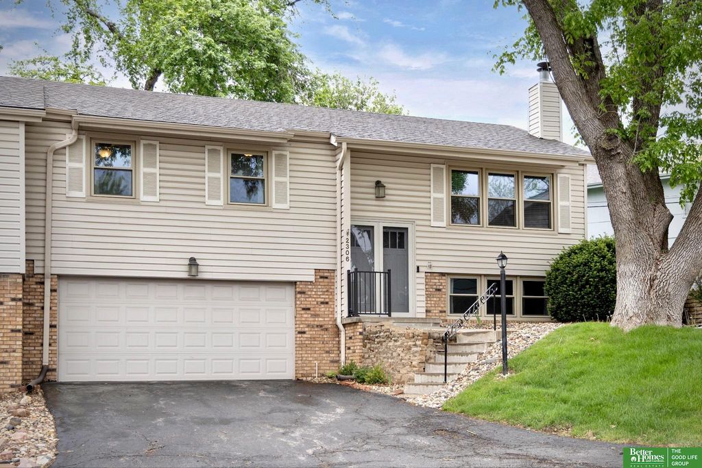 2306 S 119th Court, Omaha, NE 68144