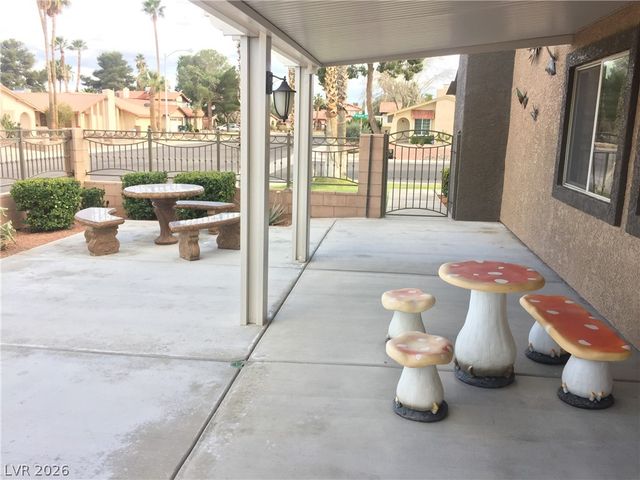 6354 Whippoorwill, Las Vegas, NV 89103