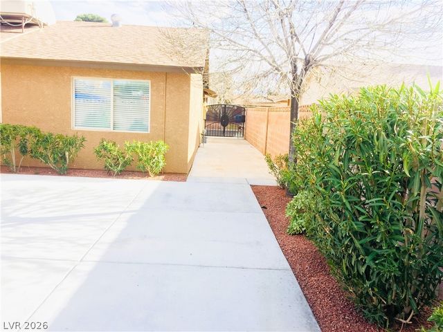 6354 Whippoorwill, Las Vegas, NV 89103