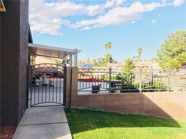 6354 Whippoorwill, Las Vegas, NV 89103