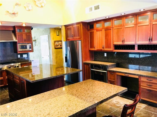 6354 Whippoorwill, Las Vegas, NV 89103