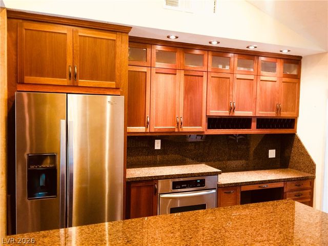 6354 Whippoorwill, Las Vegas, NV 89103