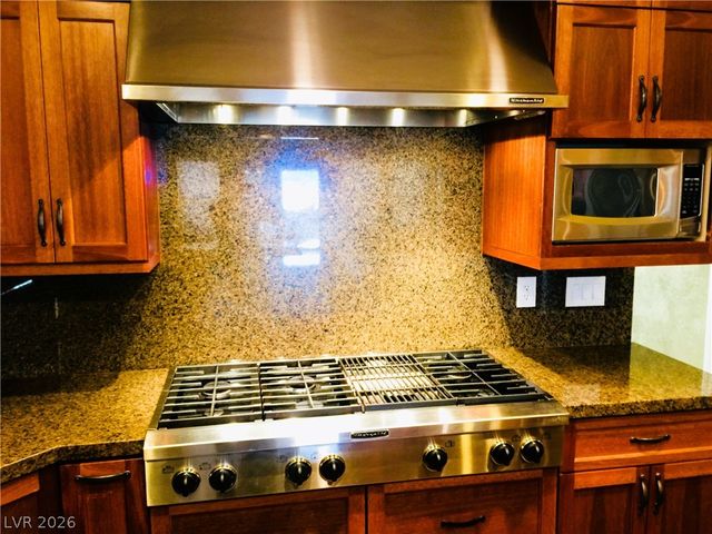6354 Whippoorwill, Las Vegas, NV 89103