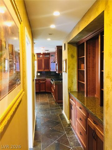 6354 Whippoorwill, Las Vegas, NV 89103