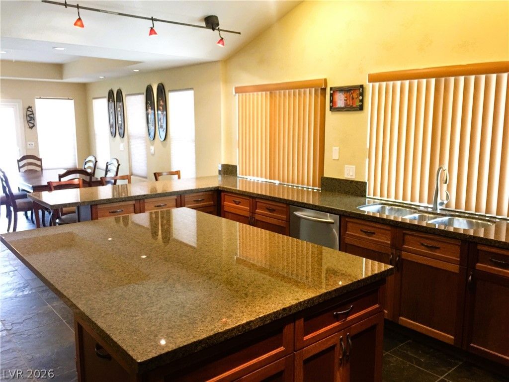 6354 Whippoorwill, Las Vegas, NV 89103
