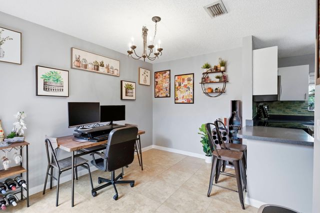 204 Meadows Drive, Boynton Beach, FL 33436