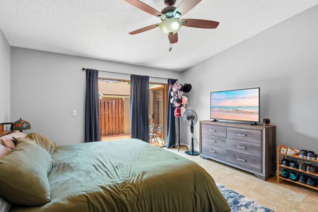 204 Meadows Drive, Boynton Beach, FL 33436