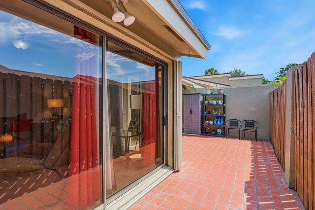 204 Meadows Drive, Boynton Beach, FL 33436